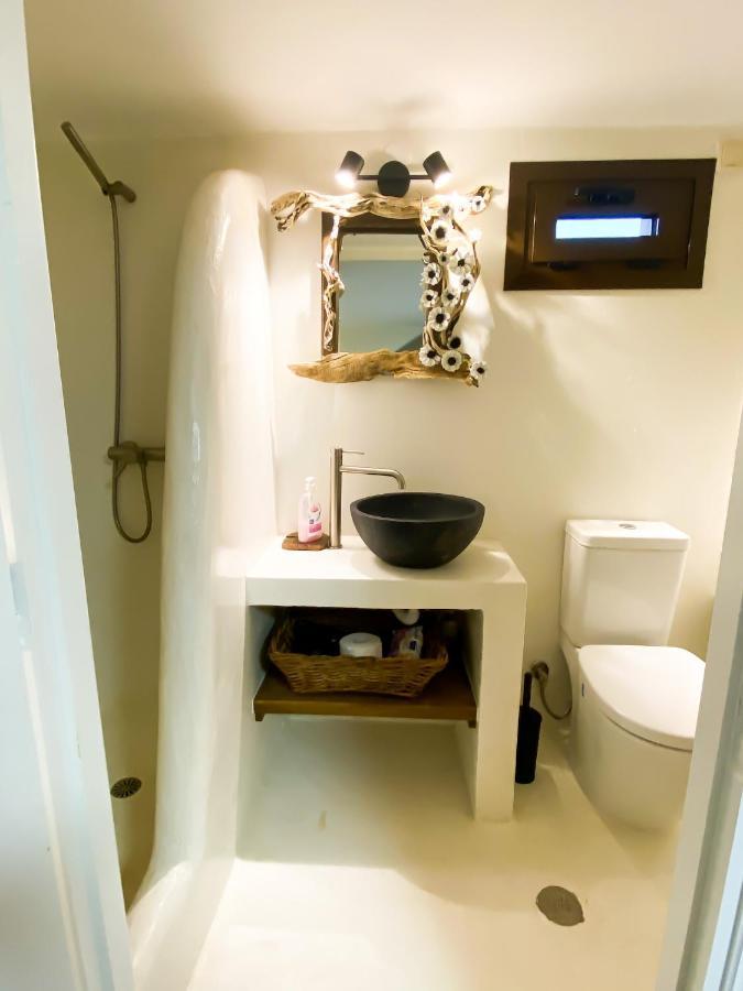 Pistachio Guesthouse, Παραδοσιακός Ξενώνας Vathí Exteriör bild