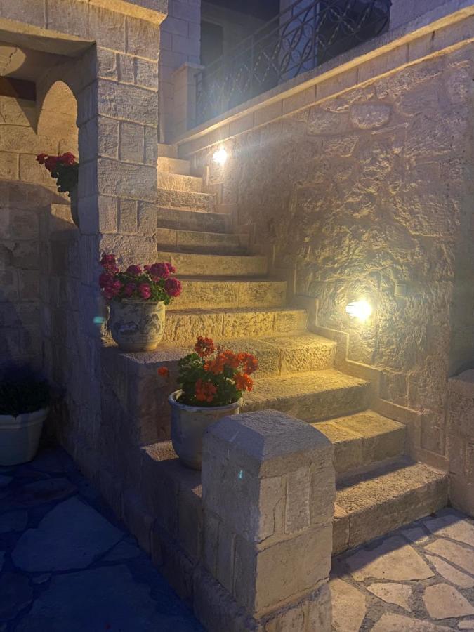 Pistachio Guesthouse, Παραδοσιακός Ξενώνας Vathí Exteriör bild